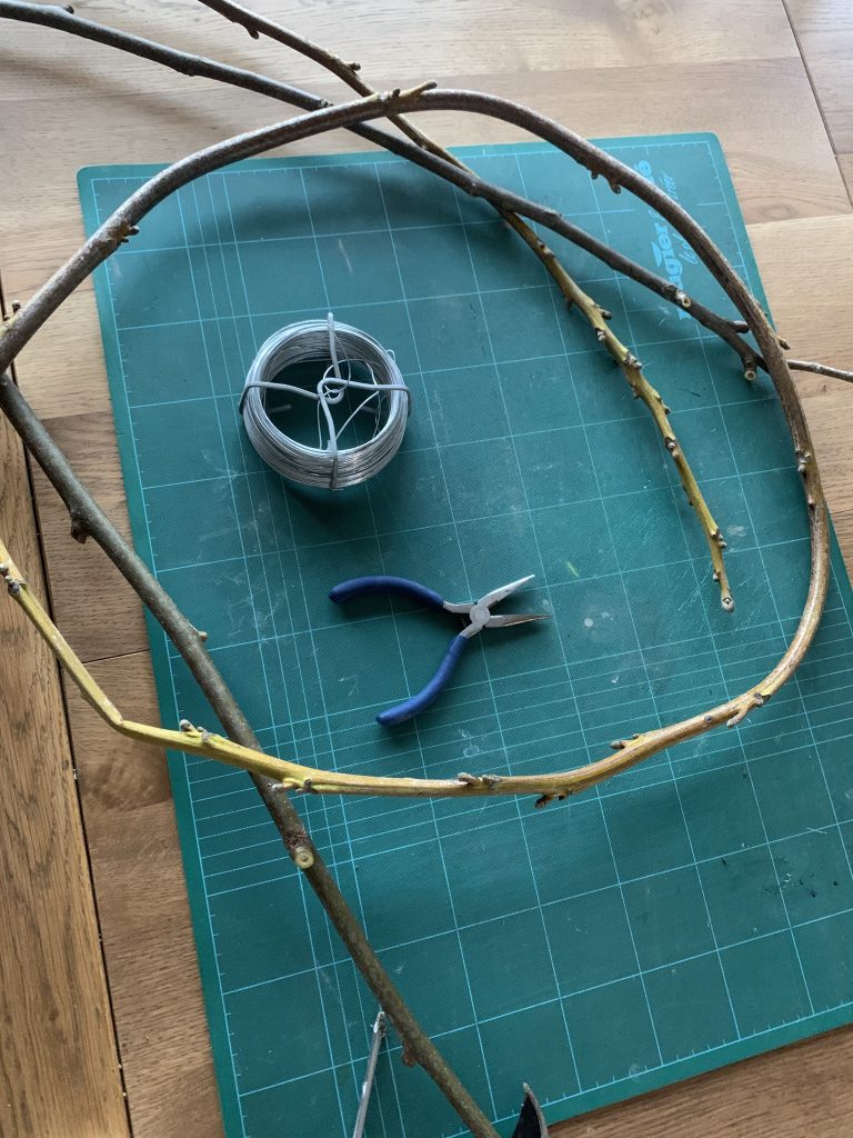 Un porte bijoux en béton et verre recyclé DIY Une couronne de Noël 100% récup et DIY
