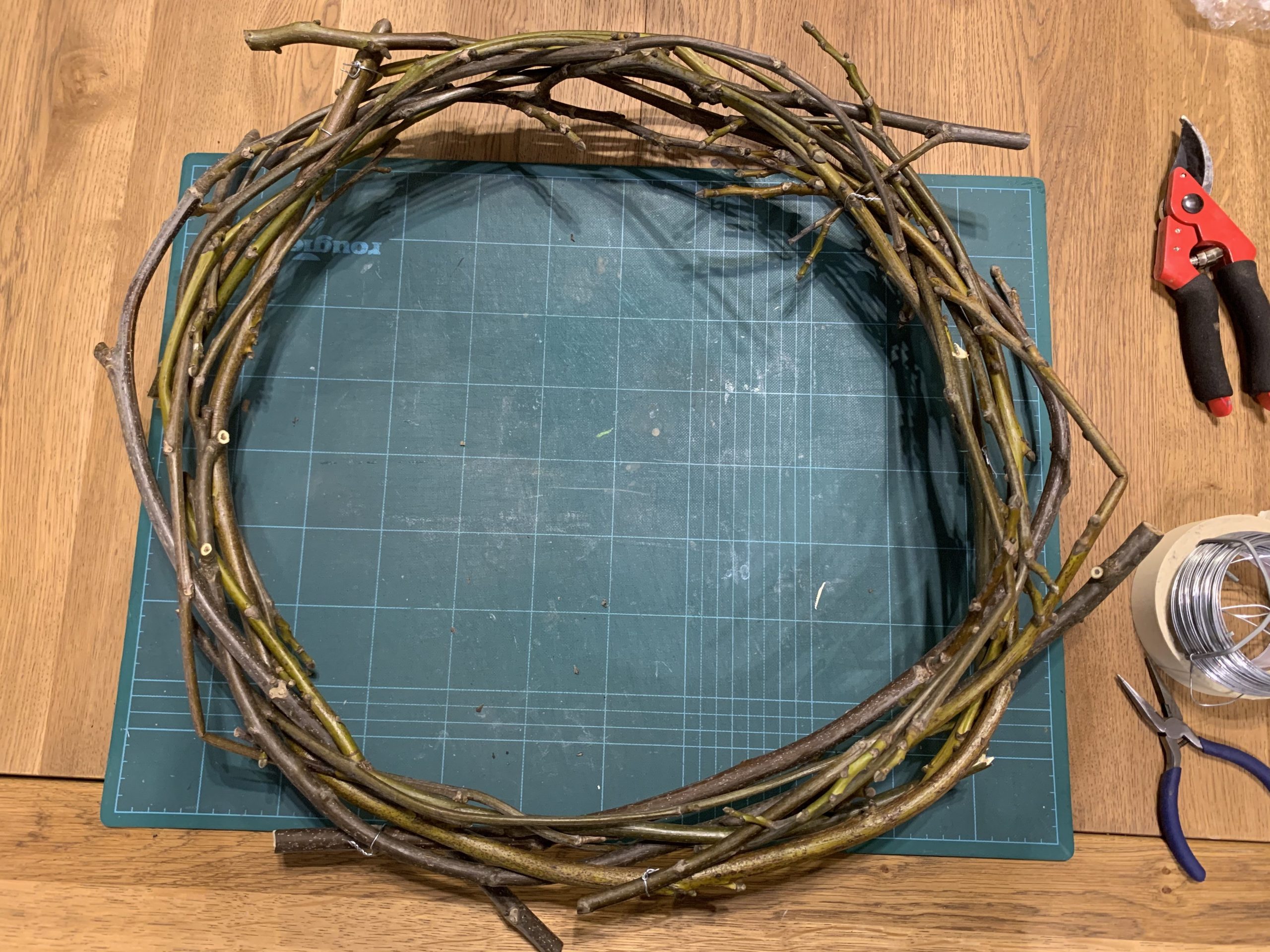 Un porte bijoux en béton et verre recyclé DIY Une couronne de Noël 100% récup et DIY