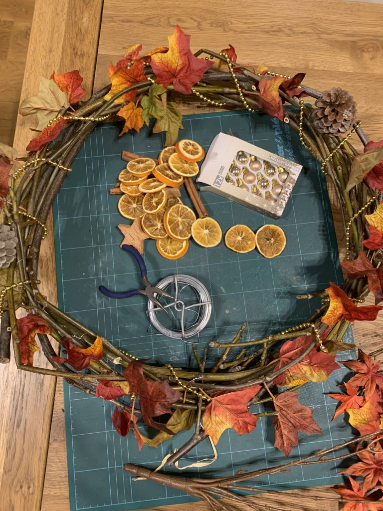 Une couronne de Noël 100% récup et DIY