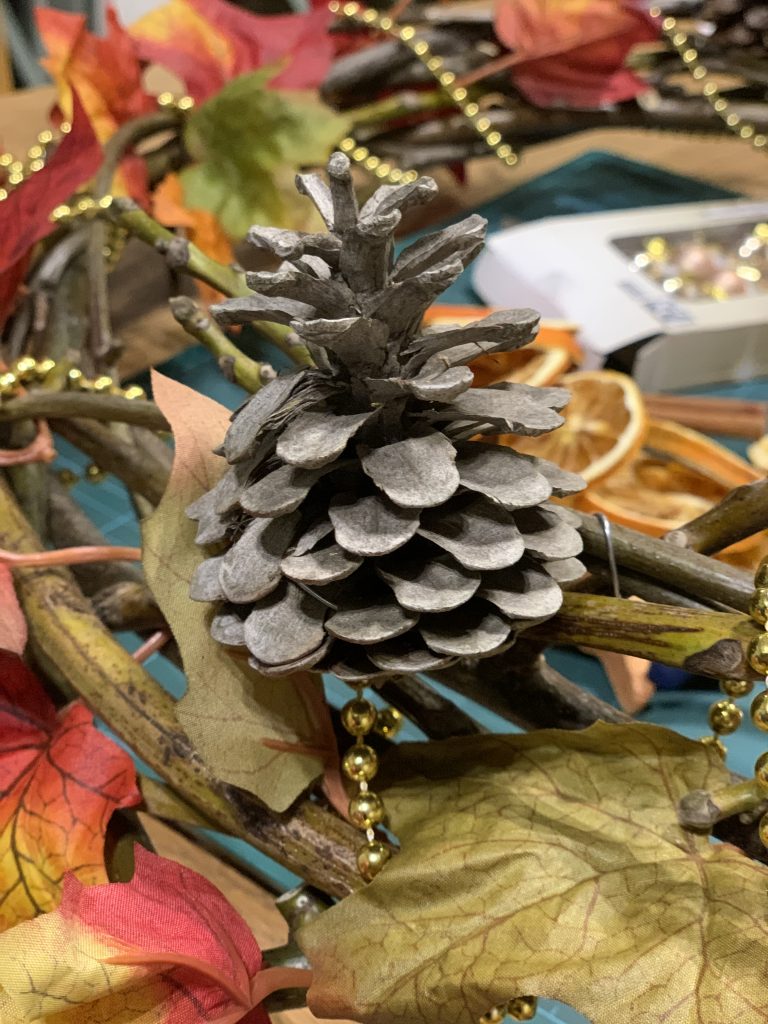 Un porte bijoux en béton et verre recyclé DIY Une couronne de Noël 100% récup et DIY